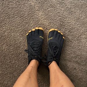 Vibram V-trek w/Gum Sole